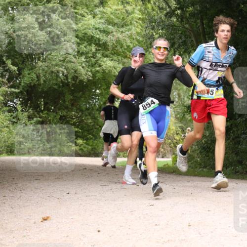 30.08.2026 - Elbe Triathlon Hamburg Antke Förster http://msf.ph/oto/10104079 30.08.2026 11:50:04 Laufen 854, 5 meine-sportfotos.de