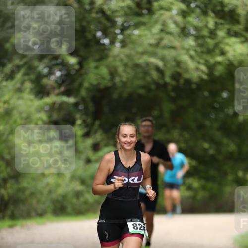 30.08.2026 - Elbe Triathlon Hamburg Antke Förster http://msf.ph/oto/10104096 30.08.2026 11:46:38 Laufen 82 meine-sportfotos.de