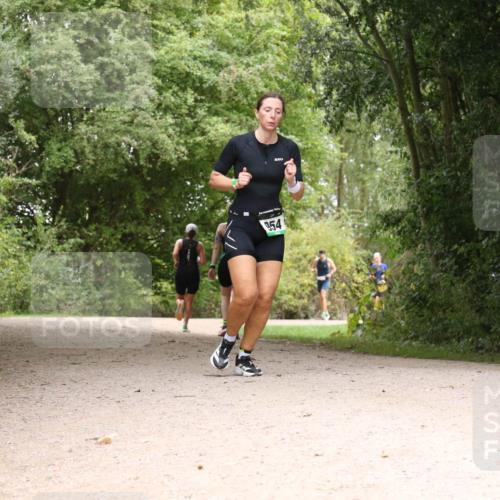30.08.2026 - Elbe Triathlon Hamburg Antke Förster http://msf.ph/oto/10104101 30.08.2026 11:50:32 Laufen 954 meine-sportfotos.de