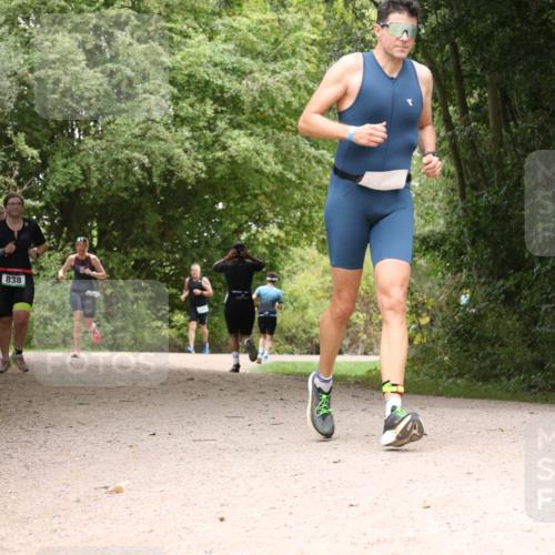 30.08.2026 - Elbe Triathlon Hamburg Antke Förster http://msf.ph/oto/10104119 30.08.2026 11:50:51 Laufen 838 meine-sportfotos.de