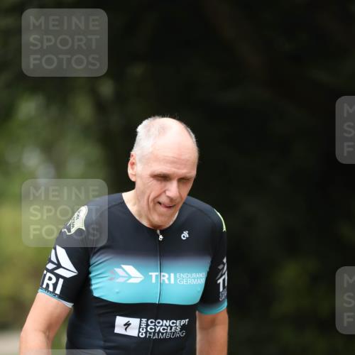 30.08.2026 - Elbe Triathlon Hamburg Antke Förster http://msf.ph/oto/10104154 30.08.2026 11:47:19 Laufen 1347 meine-sportfotos.de