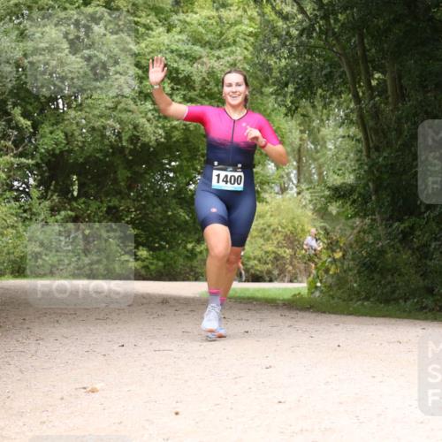 30.08.2026 - Elbe Triathlon Hamburg Antke Förster http://msf.ph/oto/10104221 30.08.2026 11:52:30 Laufen 1400 meine-sportfotos.de