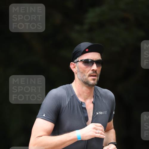 30.08.2026 - Elbe Triathlon Hamburg Antke Förster http://msf.ph/oto/10104234 30.08.2026 11:48:08 Laufen 1274 meine-sportfotos.de
