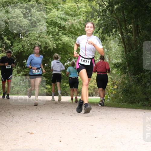 30.08.2026 - Elbe Triathlon Hamburg Antke Förster http://msf.ph/oto/10104239 30.08.2026 11:52:44 Laufen 468, 1428, 1411 meine-sportfotos.de