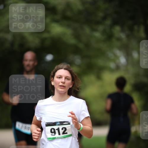 30.08.2026 - Elbe Triathlon Hamburg Antke Förster http://msf.ph/oto/10104246 30.08.2026 11:48:22 Laufen 912 meine-sportfotos.de