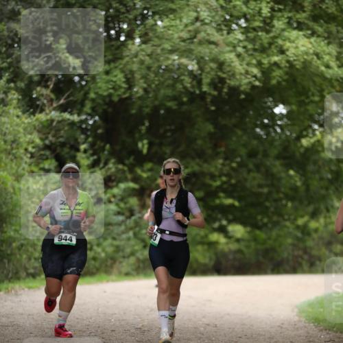 30.08.2026 - Elbe Triathlon Hamburg Antke Förster http://msf.ph/oto/10104254 30.08.2026 11:48:33 Laufen 944 meine-sportfotos.de