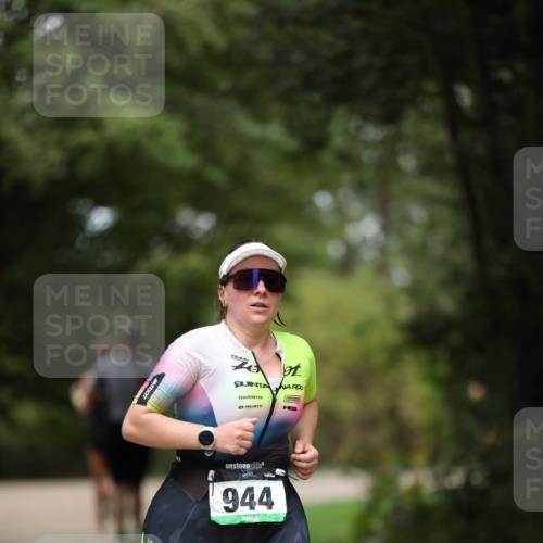 30.08.2026 - Elbe Triathlon Hamburg Antke Förster http://msf.ph/oto/10104262 30.08.2026 11:48:37 Laufen 944 meine-sportfotos.de