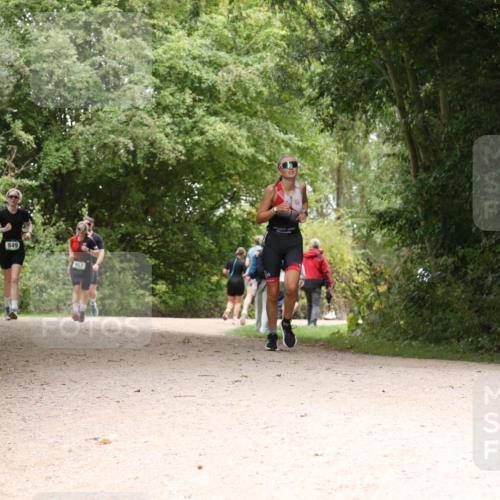 30.08.2026 - Elbe Triathlon Hamburg Antke Förster http://msf.ph/oto/10104275 30.08.2026 11:53:15 Laufen 849, 957 meine-sportfotos.de
