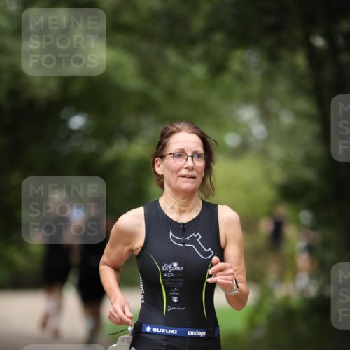 30.08.2026 - Elbe Triathlon Hamburg Antke Förster http://msf.ph/oto/10104296 30.08.2026 11:49:05 Laufen 2 meine-sportfotos.de