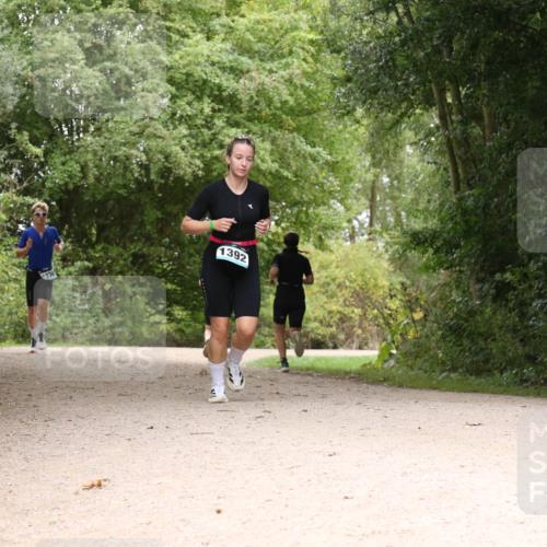 30.08.2026 - Elbe Triathlon Hamburg Antke Förster http://msf.ph/oto/10104315 30.08.2026 11:53:49 Laufen 1376, 1392 meine-sportfotos.de