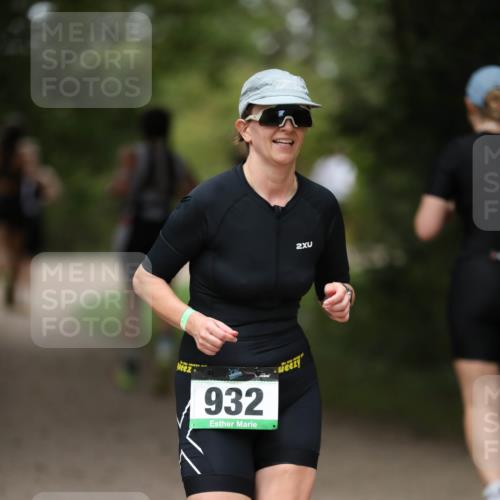 30.08.2026 - Elbe Triathlon Hamburg Antke Förster http://msf.ph/oto/10104318 30.08.2026 11:49:23 Laufen 932, 2 meine-sportfotos.de