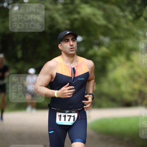 30.08.2026 - Elbe Triathlon Hamburg Antke Förster http://msf.ph/oto/10104334 30.08.2026 11:49:31 Laufen 1171 meine-sportfotos.de