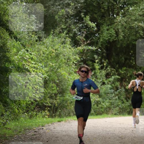 30.08.2026 - Elbe Triathlon Hamburg Antke Förster http://msf.ph/oto/10104360 30.08.2026 11:49:53 Laufen 943 meine-sportfotos.de