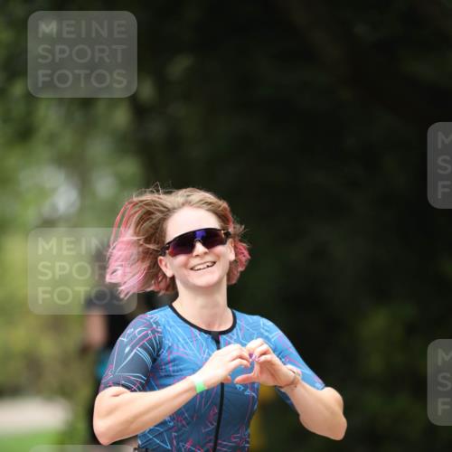 30.08.2026 - Elbe Triathlon Hamburg Antke Förster http://msf.ph/oto/10104372 30.08.2026 11:49:57 Laufen 943 meine-sportfotos.de