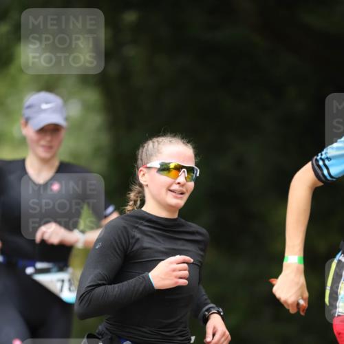 30.08.2026 - Elbe Triathlon Hamburg Antke Förster http://msf.ph/oto/10104390 30.08.2026 11:50:05 Laufen 78, 854 meine-sportfotos.de