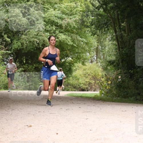 30.08.2026 - Elbe Triathlon Hamburg Antke Förster http://msf.ph/oto/10104423 30.08.2026 11:56:09 Laufen 1401 meine-sportfotos.de