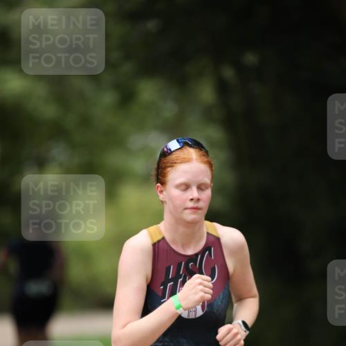 30.08.2026 - Elbe Triathlon Hamburg Antke Förster http://msf.ph/oto/10104440 30.08.2026 11:51:00 Laufen 7 meine-sportfotos.de