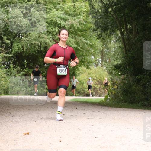 30.08.2026 - Elbe Triathlon Hamburg Antke Förster http://msf.ph/oto/10104513 30.08.2026 11:57:43 Laufen 801 meine-sportfotos.de