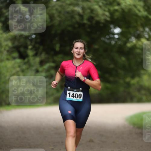 30.08.2026 - Elbe Triathlon Hamburg Antke Förster http://msf.ph/oto/10104526 30.08.2026 11:52:29 Laufen 1400 meine-sportfotos.de