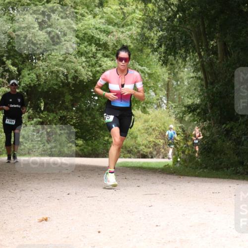 30.08.2026 - Elbe Triathlon Hamburg Antke Förster http://msf.ph/oto/10104547 30.08.2026 11:58:08 Laufen 15, 1301 meine-sportfotos.de