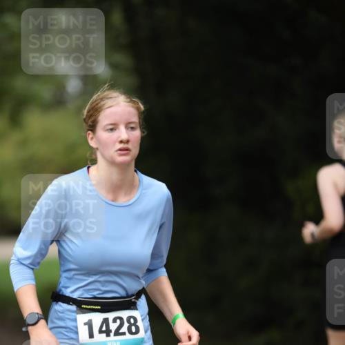 30.08.2026 - Elbe Triathlon Hamburg Antke Förster http://msf.ph/oto/10104554 30.08.2026 11:52:48 Laufen 1428 meine-sportfotos.de