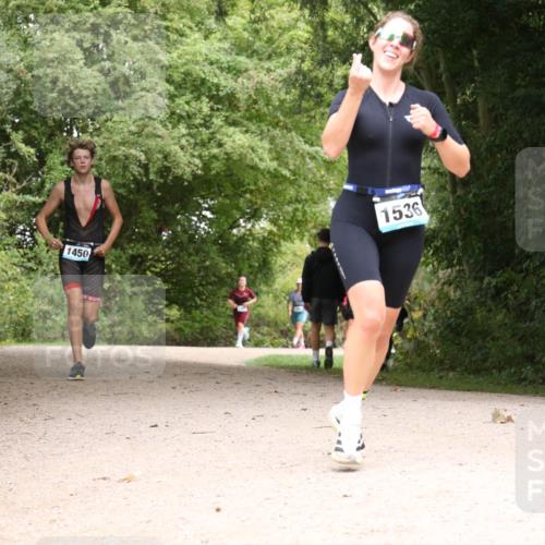 30.08.2026 - Elbe Triathlon Hamburg Antke Förster http://msf.ph/oto/10104573 30.08.2026 11:58:34 Laufen 1450, 1536 meine-sportfotos.de