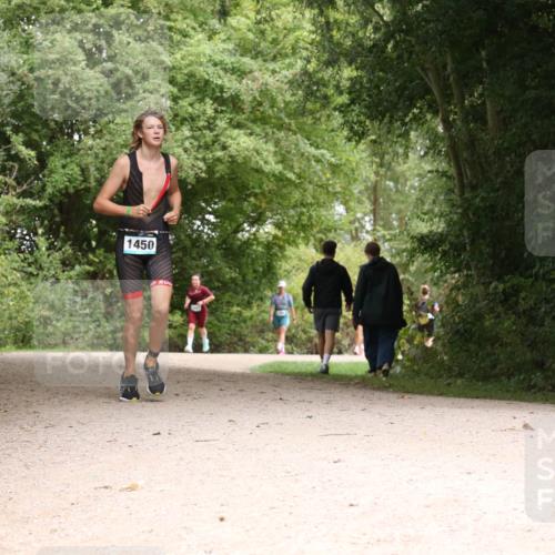 30.08.2026 - Elbe Triathlon Hamburg Antke Förster http://msf.ph/oto/10104577 30.08.2026 11:58:35 Laufen 1450 meine-sportfotos.de