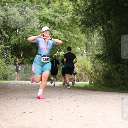 30.08.2026 - Elbe Triathlon Hamburg Antke Förster http://msf.ph/oto/10104609 30.08.2026 11:58:53 Laufen 1394 meine-sportfotos.de