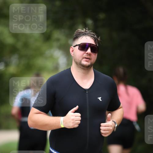 30.08.2026 - Elbe Triathlon Hamburg Antke Förster http://msf.ph/oto/10104610 30.08.2026 11:53:29 Laufen 1174 meine-sportfotos.de