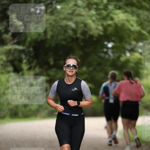 30.08.2026 - Elbe Triathlon Hamburg Antke Förster http://msf.ph/oto/10104614 30.08.2026 11:53:34 Laufen  meine-sportfotos.de