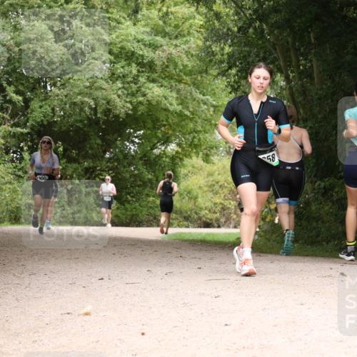 30.08.2026 - Elbe Triathlon Hamburg Antke Förster http://msf.ph/oto/10104623 30.08.2026 11:59:05 Laufen 300, 58 meine-sportfotos.de