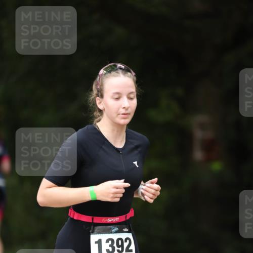 30.08.2026 - Elbe Triathlon Hamburg Antke Förster http://msf.ph/oto/10104628 30.08.2026 11:53:51 Laufen 1392 meine-sportfotos.de