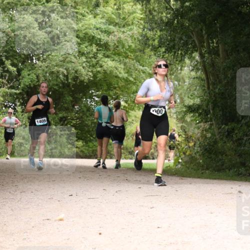 30.08.2026 - Elbe Triathlon Hamburg Antke Förster http://msf.ph/oto/10104631 30.08.2026 11:59:09 Laufen 1425, 1405, 00 meine-sportfotos.de