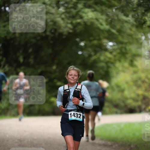 30.08.2026 - Elbe Triathlon Hamburg Antke Förster http://msf.ph/oto/10104642 30.08.2026 11:54:22 Laufen 1432 meine-sportfotos.de