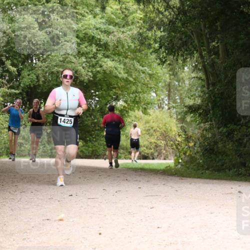30.08.2026 - Elbe Triathlon Hamburg Antke Förster http://msf.ph/oto/10104645 30.08.2026 11:59:16 Laufen 479, 1425 meine-sportfotos.de