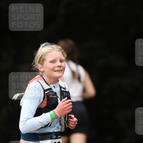 30.08.2026 - Elbe Triathlon Hamburg Antke Förster http://msf.ph/oto/10104650 30.08.2026 11:54:24 Laufen 1432 meine-sportfotos.de