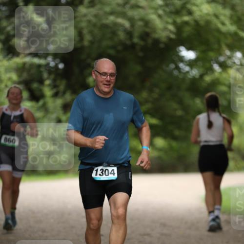 30.08.2026 - Elbe Triathlon Hamburg Antke Förster http://msf.ph/oto/10104652 30.08.2026 11:54:30 Laufen 860, 1304 meine-sportfotos.de