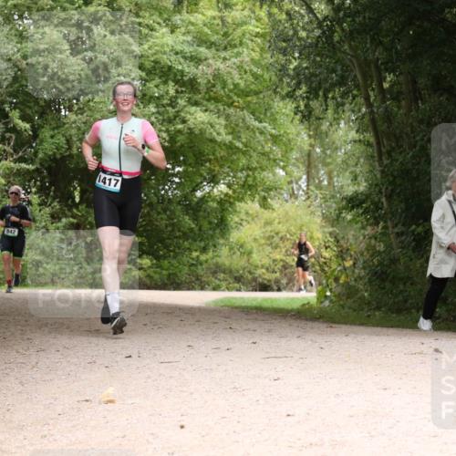 30.08.2026 - Elbe Triathlon Hamburg Antke Förster http://msf.ph/oto/10104669 30.08.2026 11:59:40 Laufen 842, 1417 meine-sportfotos.de