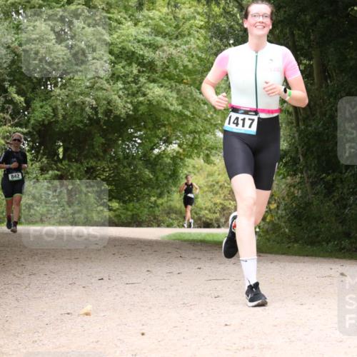 30.08.2026 - Elbe Triathlon Hamburg Antke Förster http://msf.ph/oto/10104673 30.08.2026 11:59:41 Laufen 842, 1417 meine-sportfotos.de