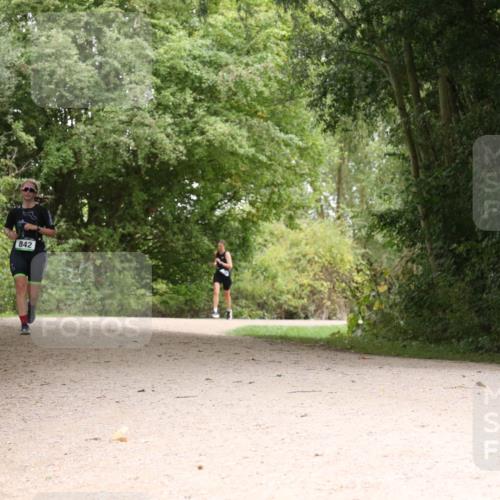 30.08.2026 - Elbe Triathlon Hamburg Antke Förster http://msf.ph/oto/10104677 30.08.2026 11:59:42 Laufen 842 meine-sportfotos.de