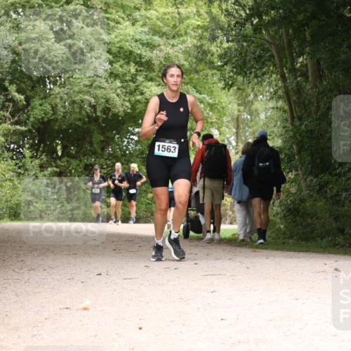 30.08.2026 - Elbe Triathlon Hamburg Antke Förster http://msf.ph/oto/10104691 30.08.2026 11:59:54 Laufen 1563 meine-sportfotos.de