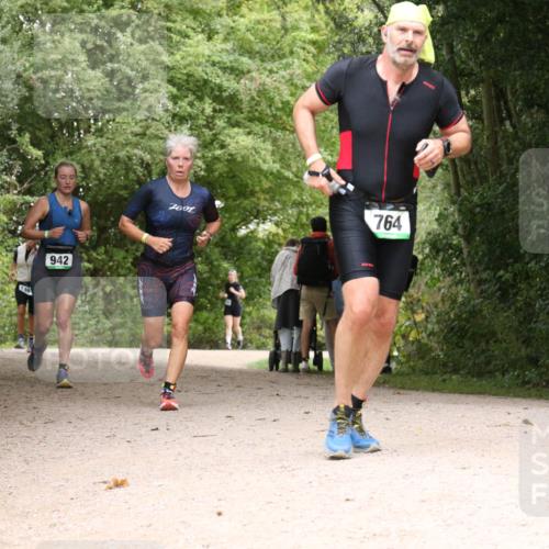 30.08.2026 - Elbe Triathlon Hamburg Antke Förster http://msf.ph/oto/10104715 30.08.2026 12:00:10 Laufen 146, 942, 764 meine-sportfotos.de