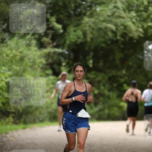 30.08.2026 - Elbe Triathlon Hamburg Antke Förster http://msf.ph/oto/10104728 30.08.2026 11:56:10 Laufen  meine-sportfotos.de
