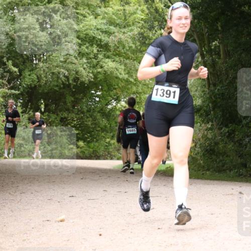 30.08.2026 - Elbe Triathlon Hamburg Antke Förster http://msf.ph/oto/10104745 30.08.2026 12:00:27 Laufen 1579, 1544, 1685, 1391 meine-sportfotos.de