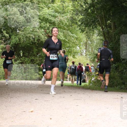 30.08.2026 - Elbe Triathlon Hamburg Antke Förster http://msf.ph/oto/10104753 30.08.2026 12:00:32 Laufen 1579, 1544 meine-sportfotos.de