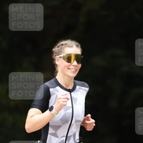 30.08.2026 - Elbe Triathlon Hamburg Antke Förster http://msf.ph/oto/10104760 30.08.2026 11:56:26 Laufen 75 meine-sportfotos.de