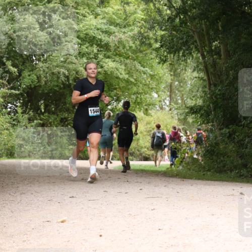 30.08.2026 - Elbe Triathlon Hamburg Antke Förster http://msf.ph/oto/10104761 30.08.2026 12:00:35 Laufen 1544 meine-sportfotos.de