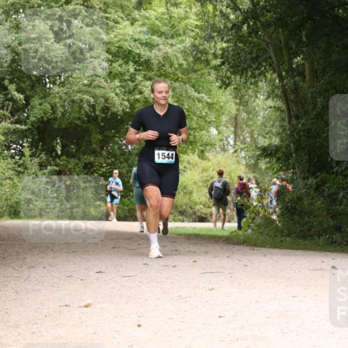 30.08.2026 - Elbe Triathlon Hamburg Antke Förster http://msf.ph/oto/10104763 30.08.2026 12:00:35 Laufen 1544 meine-sportfotos.de