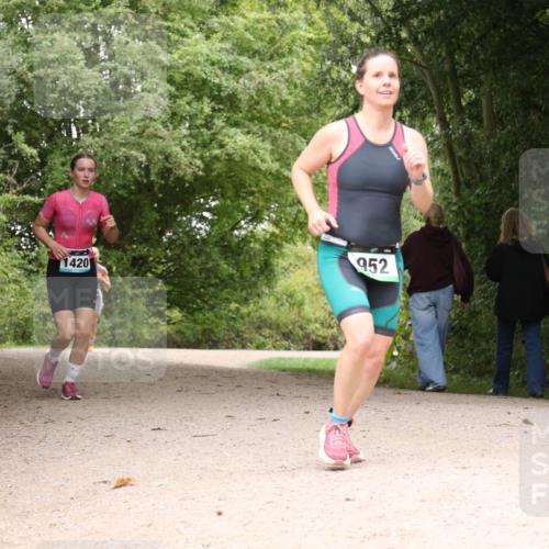 30.08.2026 - Elbe Triathlon Hamburg Antke Förster http://msf.ph/oto/10104783 30.08.2026 12:00:52 Laufen 1420, 952 meine-sportfotos.de