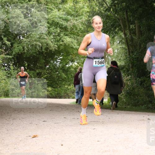 30.08.2026 - Elbe Triathlon Hamburg Antke Förster http://msf.ph/oto/10104801 30.08.2026 12:01:00 Laufen 466, 1560 meine-sportfotos.de